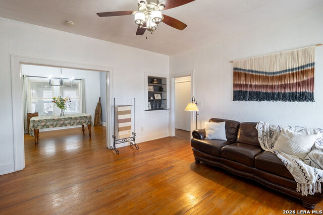 703 E Highland Property Photo 5