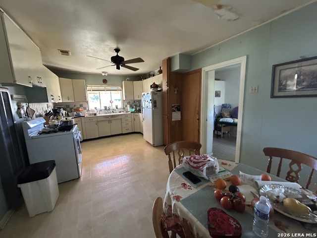 2518 Ww White Property Photo 4