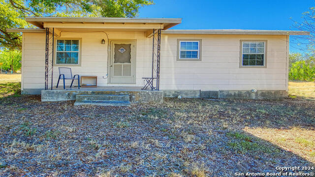 910 Plum St Property Photo 6