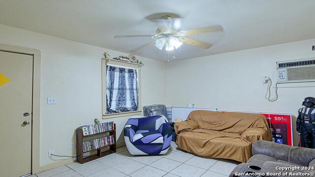 910 Plum St Property Photo 14