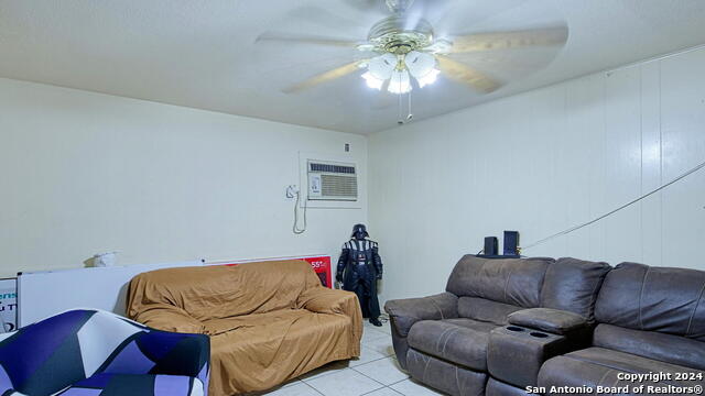 910 Plum St Property Photo 15