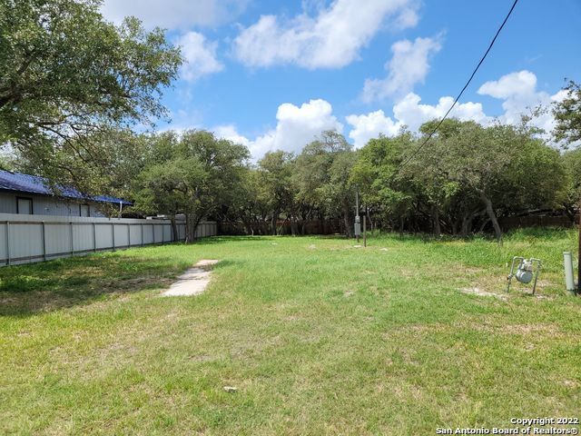 829 S Fuqua St Property Photo 2