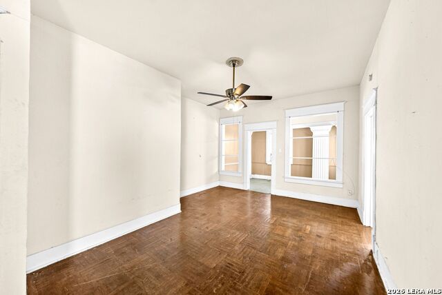 124 E Ashby Pl Property Photo 7