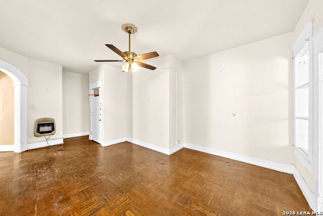 124 E Ashby Pl Property Photo 8