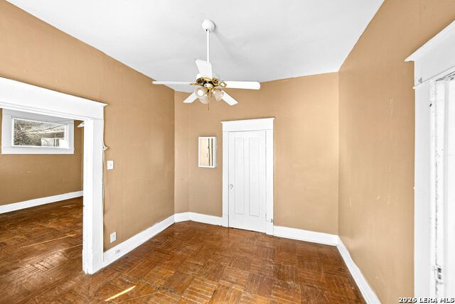 124 E Ashby Pl Property Photo 18