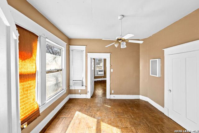 124 E Ashby Pl Property Photo 19