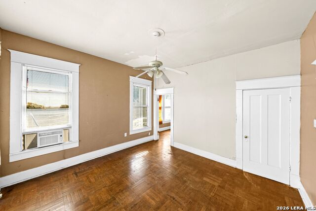 124 E Ashby Pl Property Photo 22