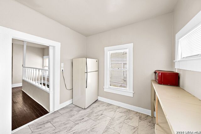 124 E Ashby Pl Property Photo 29