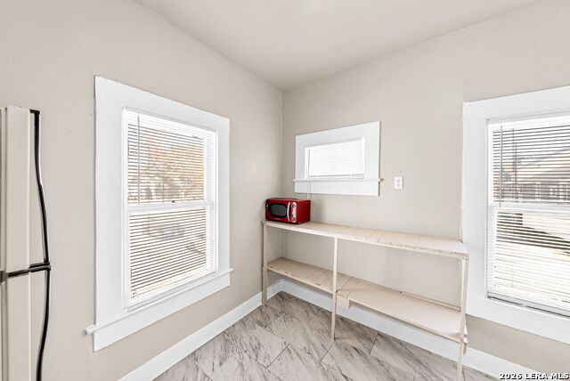 124 E Ashby Pl Property Photo 30