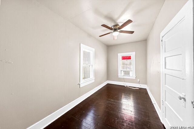 124 E Ashby Pl Property Photo 34