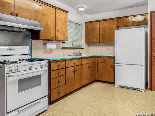 119 Gladstone Property Photo 7