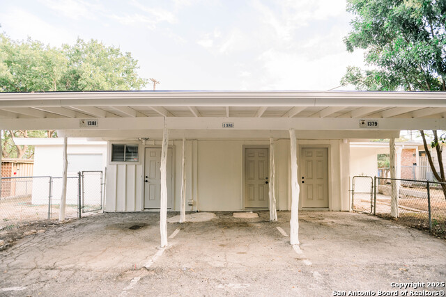 1379 Oblate Dr Property Photo 28