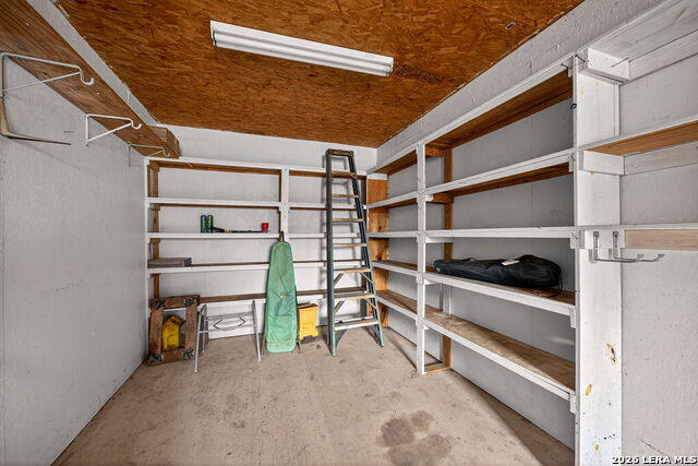 421 Coughran Property Photo 34