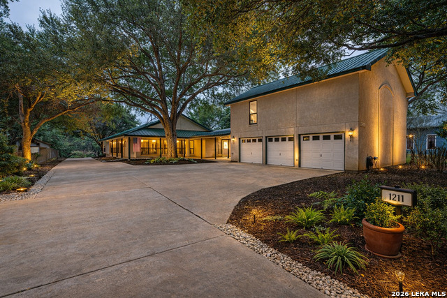 1211 Alamo Property Photo 1