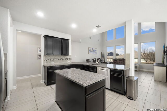 907 Highland Vista Property Photo 4
