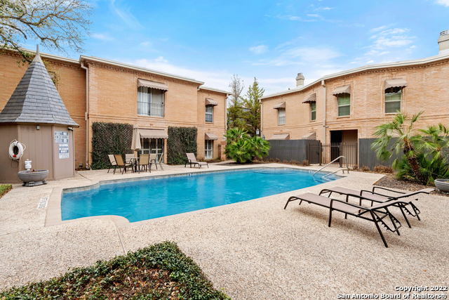 7707 Broadway Property Photo 1