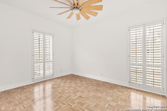 7707 Broadway Property Photo 6