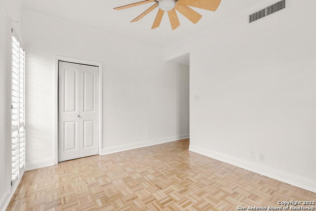 7707 Broadway Property Photo 7