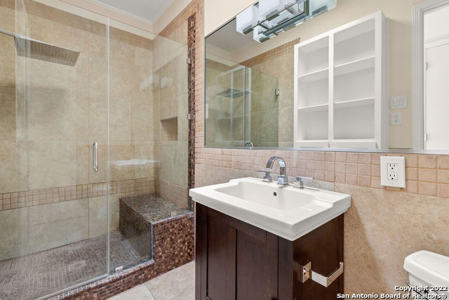7707 Broadway Property Photo 8