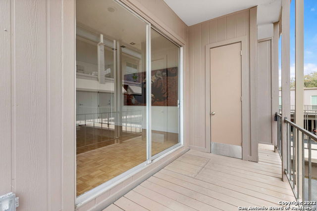 7707 Broadway Property Photo 9