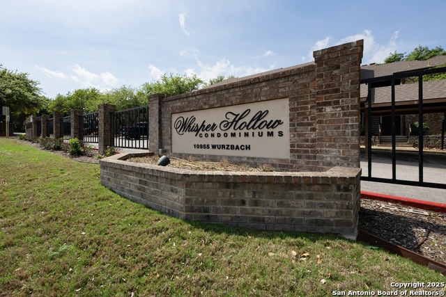 10955 Wurzbach Property Photo 1