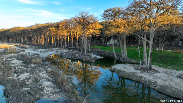 454 Center Point River Property Photo 9