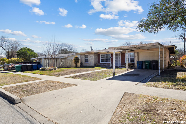 210 Dryden Property Photo 4