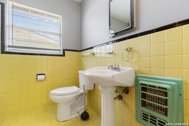 210 Dryden Property Photo 18