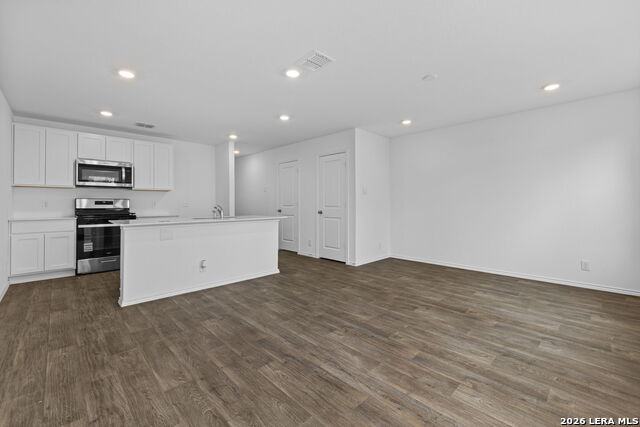 5907 Cinnabar Corner Property Photo 6