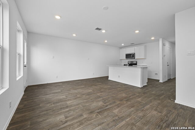 5907 Cinnabar Corner Property Photo 7