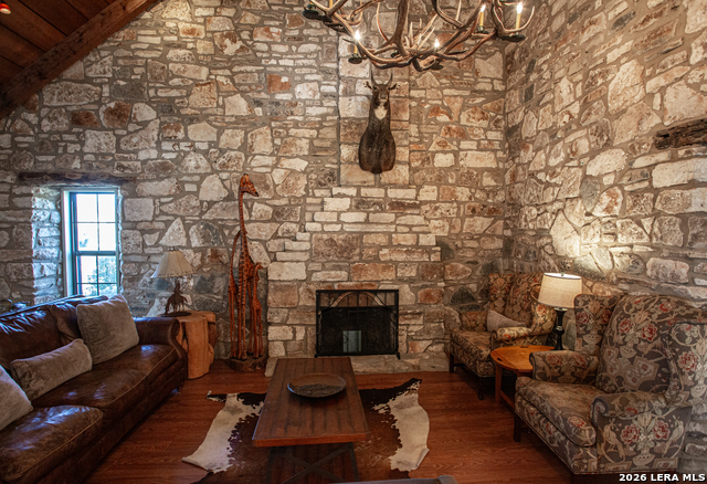 2951 Fall Creek Rd Property Photo 3