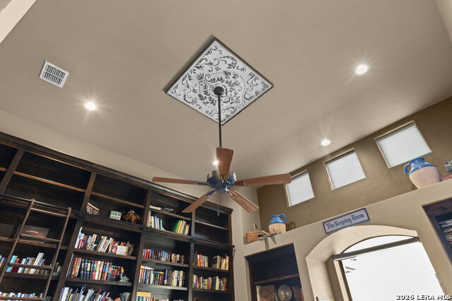 1039 Bluewater Place Property Photo 41