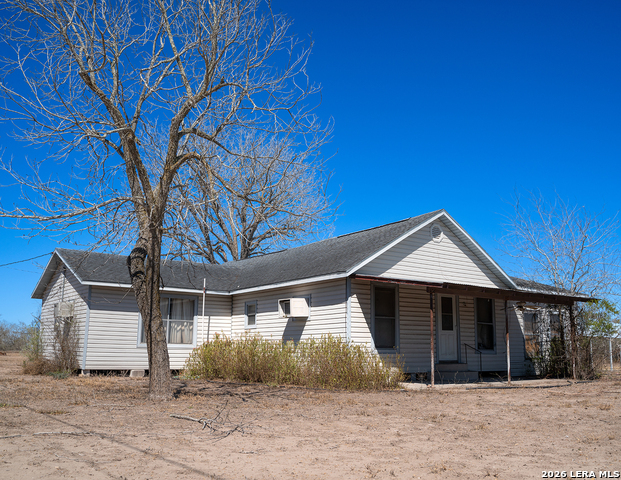 1580 Middle Rd Property Photo 2