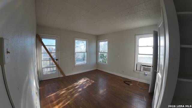 401 Natalen Property Photo 3