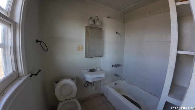 401 Natalen Property Photo 7