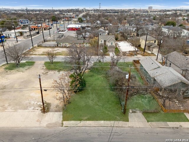 1505 Burnet St Property Photo 6