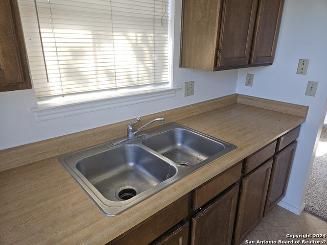 5319 Ashbury Dr Property Photo 5