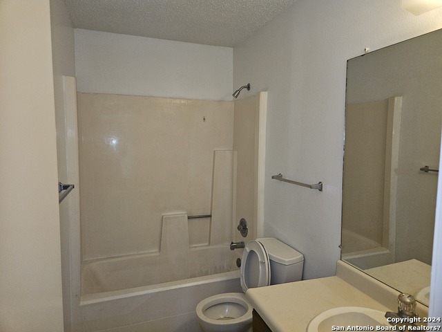 5319 Ashbury Dr Property Photo 9