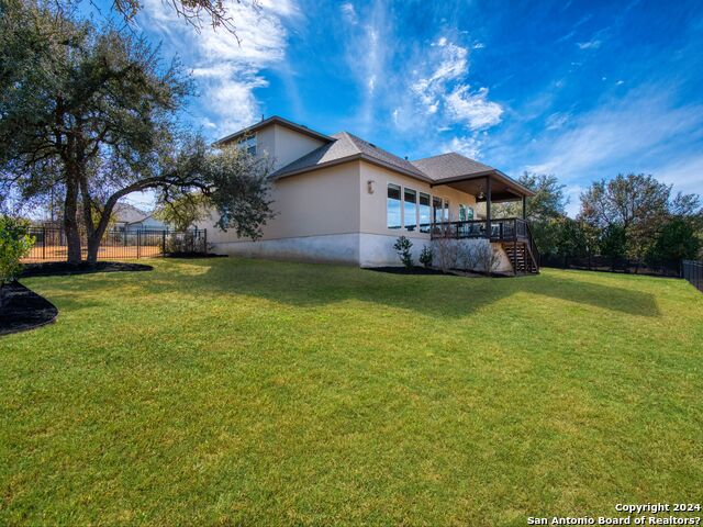 101 El Cielo Property Photo 4