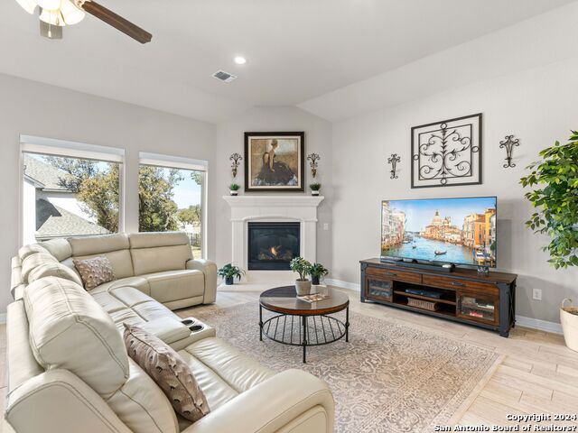 101 El Cielo Property Photo 10