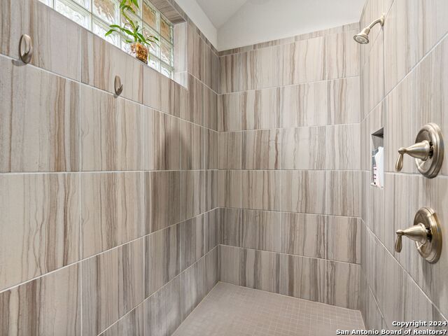 101 El Cielo Property Photo 18