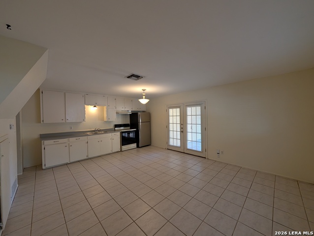 164 S Union Ave Property Photo 5