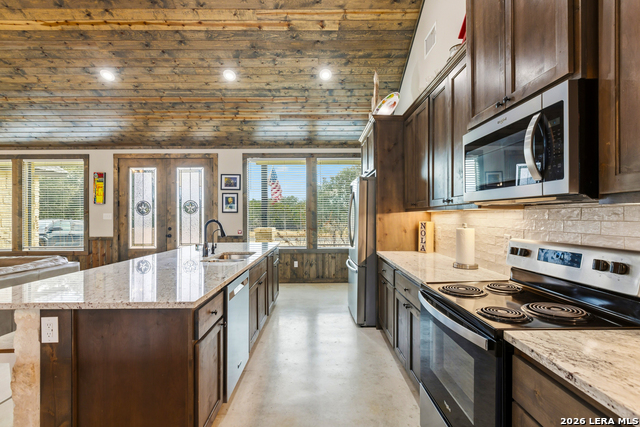 1644 Mountain Valley Property Photo 8