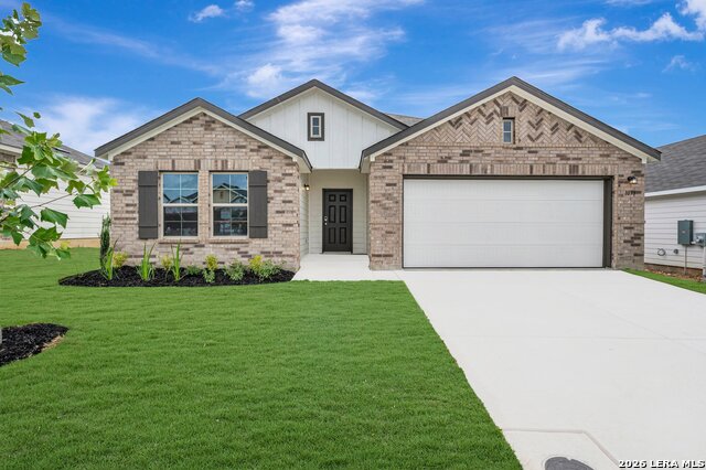 1033 Eagle Crossing Property Photo 1