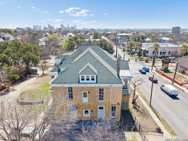 339 W Woodlawn Ave Property Photo 60