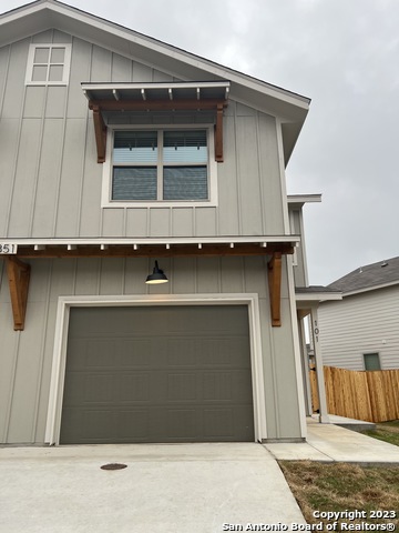 13851 Enzo Gate Property Photo 3