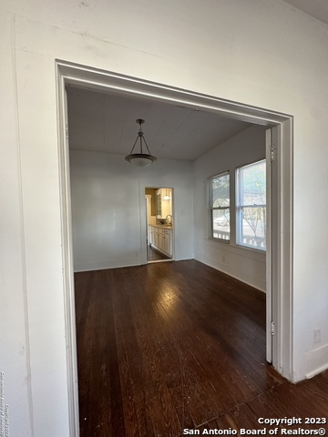 2246 E Houston St Property Photo 13