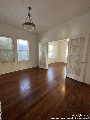 2246 E Houston St Property Photo 17