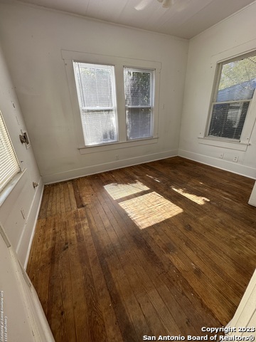 2246 E Houston St Property Photo 24