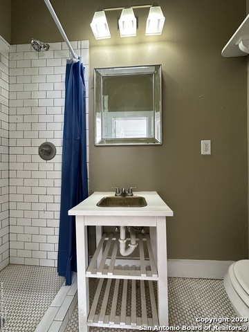 2246 E Houston St Property Photo 26